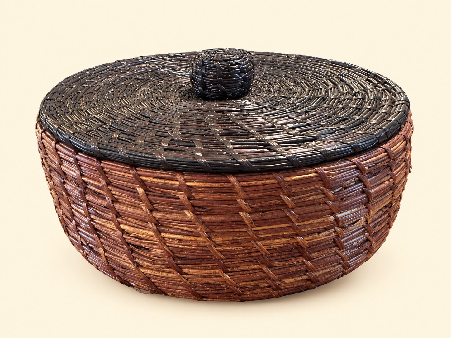 Sikki Grass Roti Box — Chestnut with Black Lid